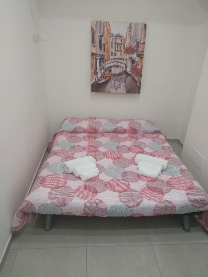 קטאניה House Holidays A.S. Rooms מראה חיצוני תמונה
